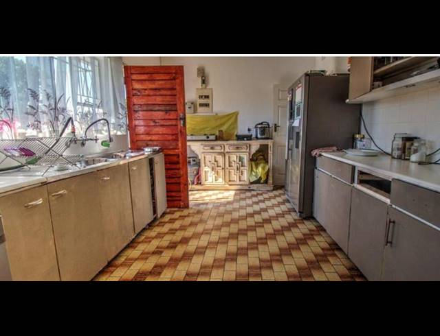3 BEDROOM HOUSE FOR SALE IN CRESSLAWN